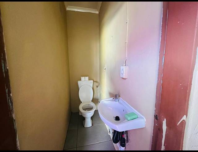 3 BEDROOM HOUSE FOR SALE IN LAMBTON GARDENS